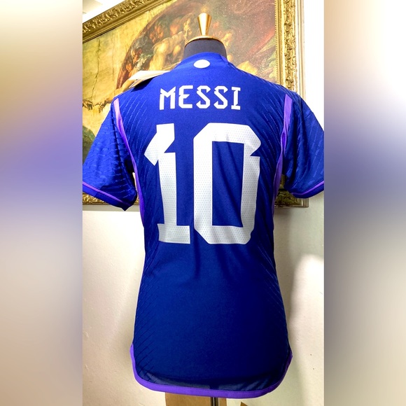 Adidas Argentina 🇦🇷 jersey 2023 with 3 stars ⭐️⭐️⭐️ Messi #10 sizes L and M. - Picture 10 of 11